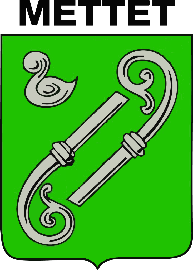 Blason de la commune de Mettet : De sinople à deux crosses, la hampe écourtée, posées en barre et affrontées, la première renversée, accompagnées au premier canton d'une merlette, le tout d'argent