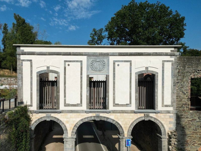Photo des arches piétonnes menant à l'abbaye de Villers-la-Ville