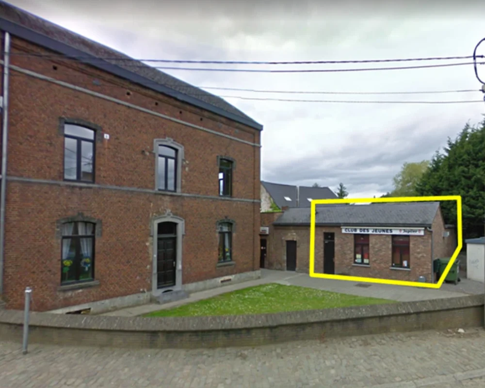 Photo du bâtiment actuel de la future maison de village de Thorembais-les-Béguines et plans projetés